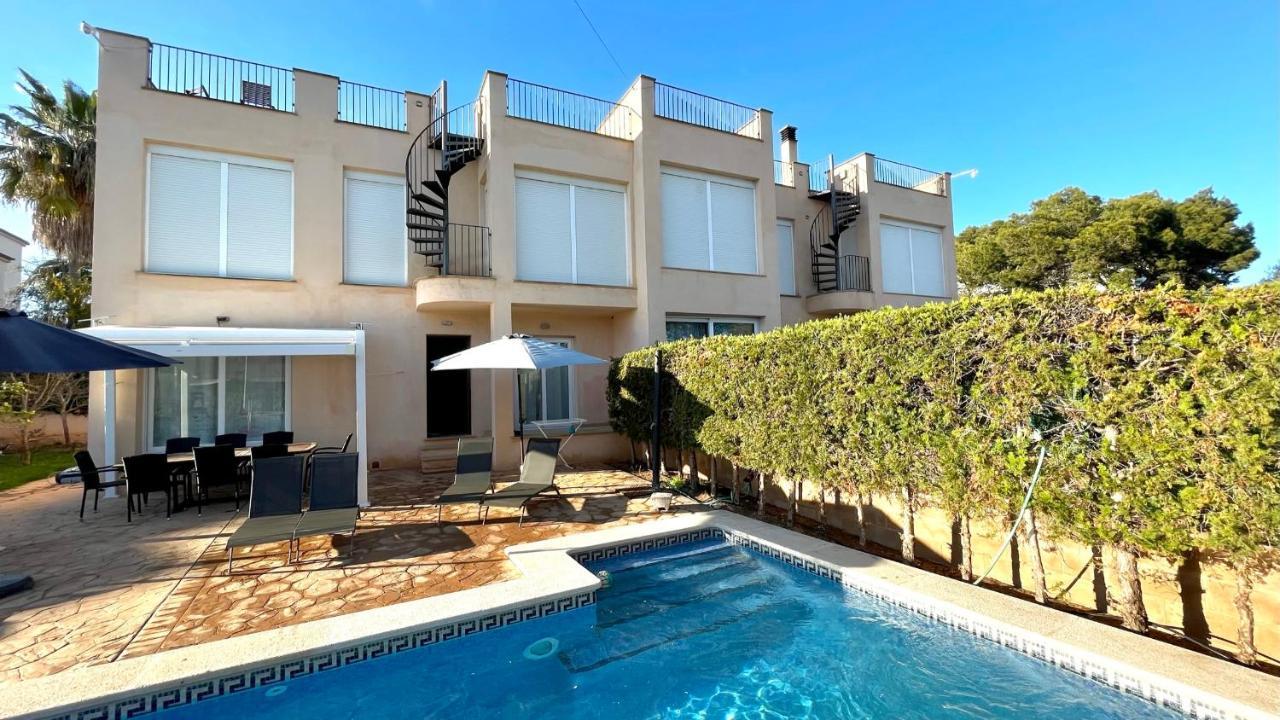 Aina Holiday home *